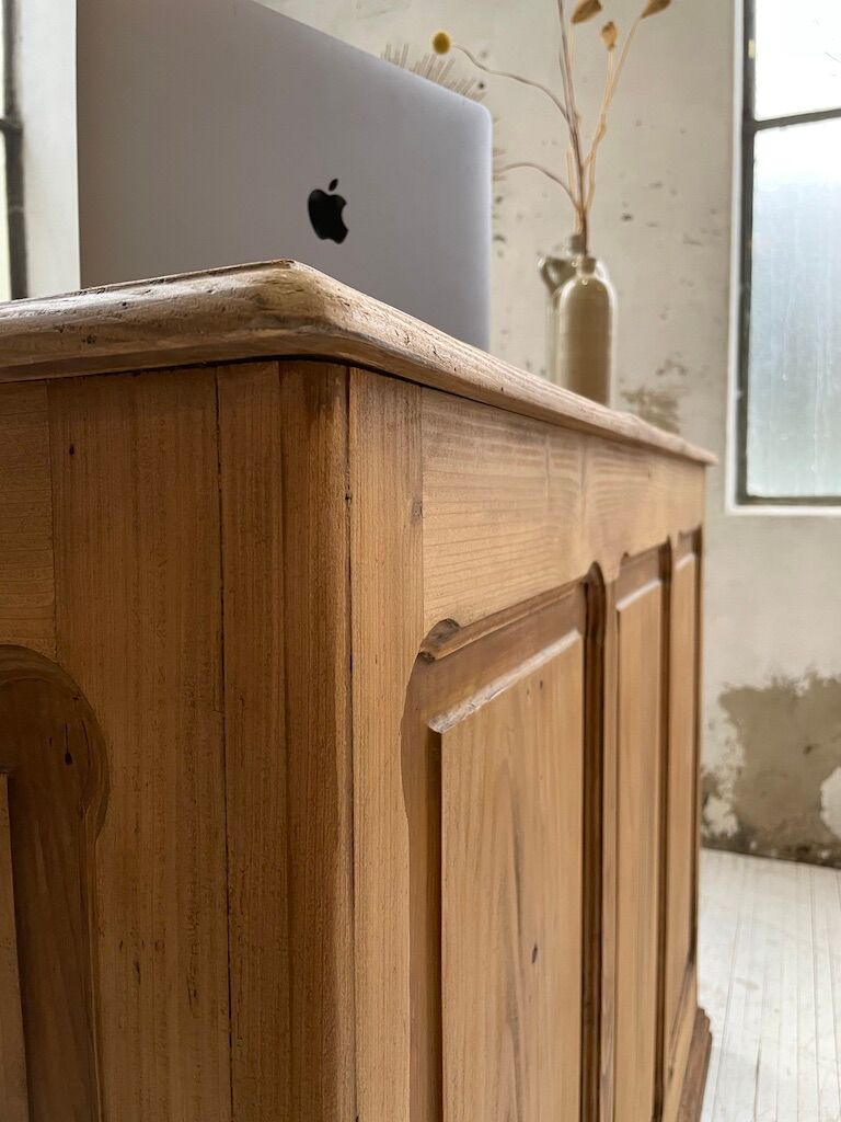 Pine shopping counter