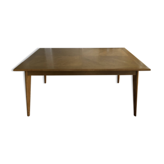 Compass leg table