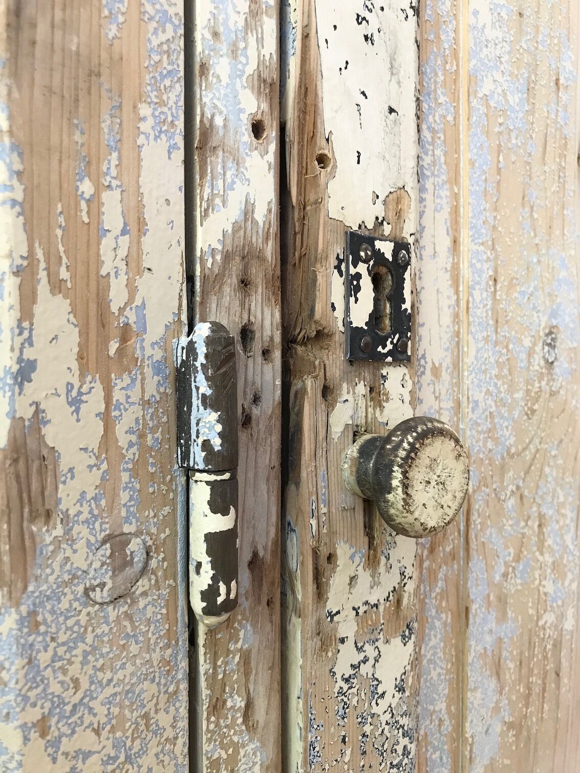 Wooden workshop vestiary