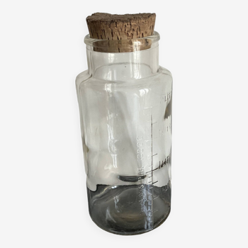 Old graduated jar - 2 liters