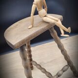 Tripod stool legs half-round balls