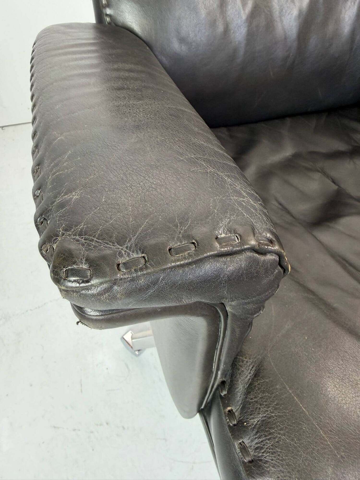 Vintage Leather Swivel Armchair De Sede DS 35, Switzerland, 1970s