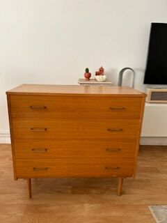 Vintage chest of drawers