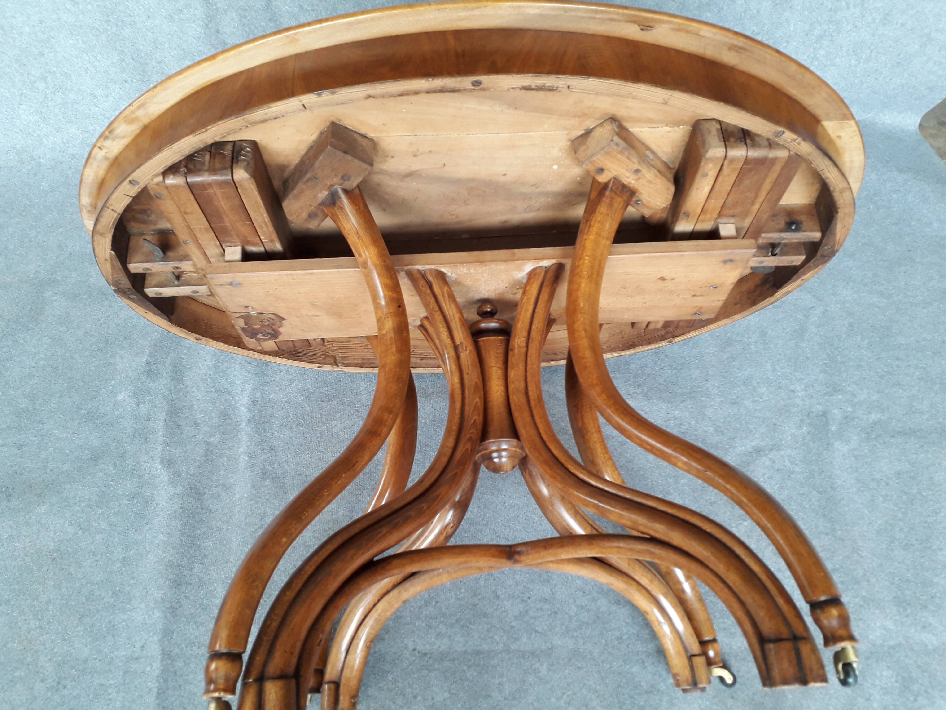 Extending table with vintage bentwood base from the end of the 19th century