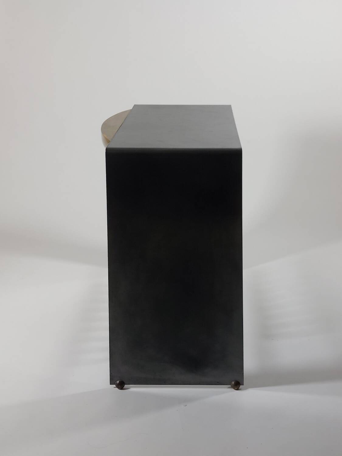 Table console en acier laqué vintage postmoderne par Bucciarelli Milano
