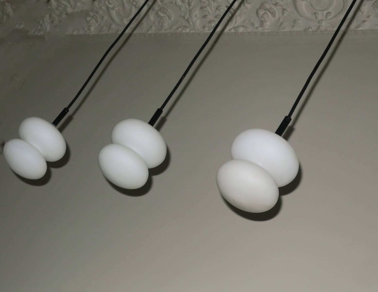 3 suspensions de forme organique, années 1960