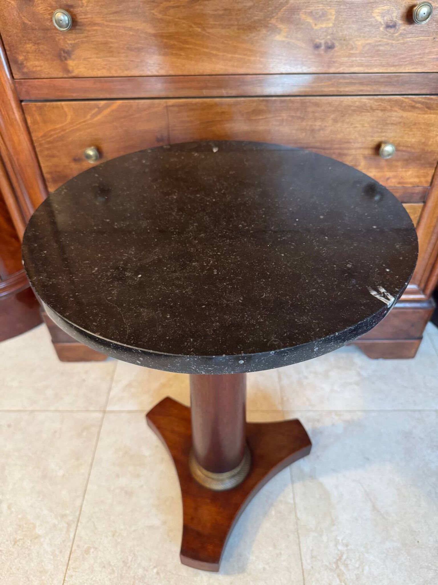 Empire style gueridon in mahogany, beautiful anthracite marble (traces of wear).