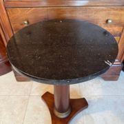 Empire style gueridon in mahogany, beautiful anthracite marble (traces of wear).