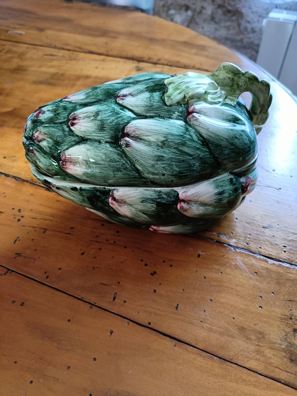 Ceramic slip artichoke