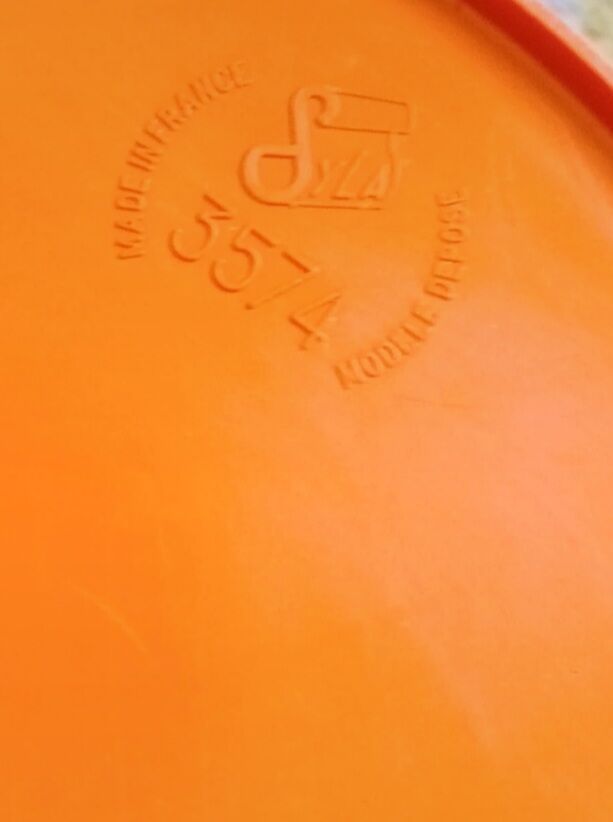 Orange paper bin Syla, 1970