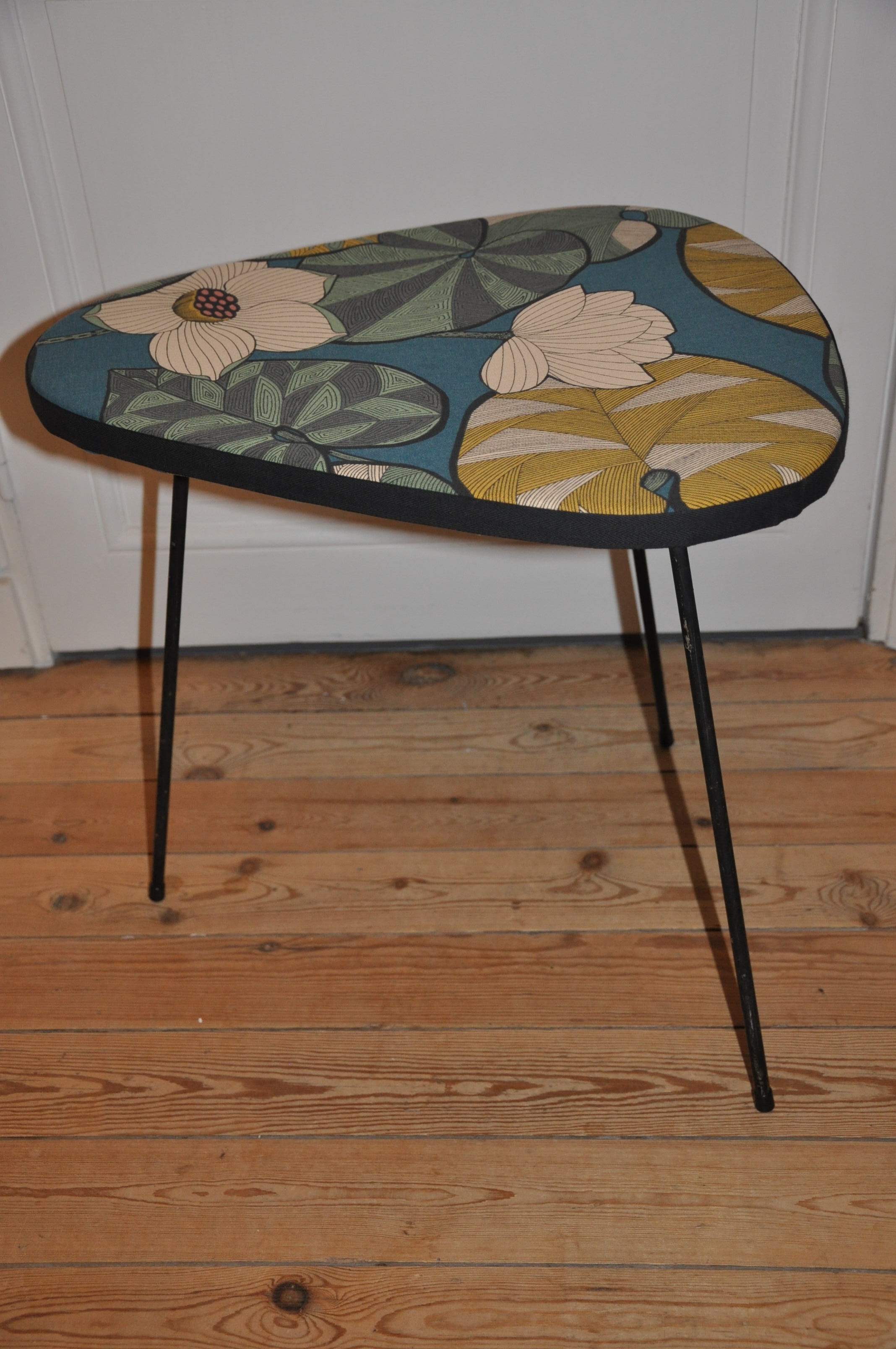 Free-form coffee table 50s