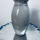 Vase artisanal en grès gris avec illustration enfant