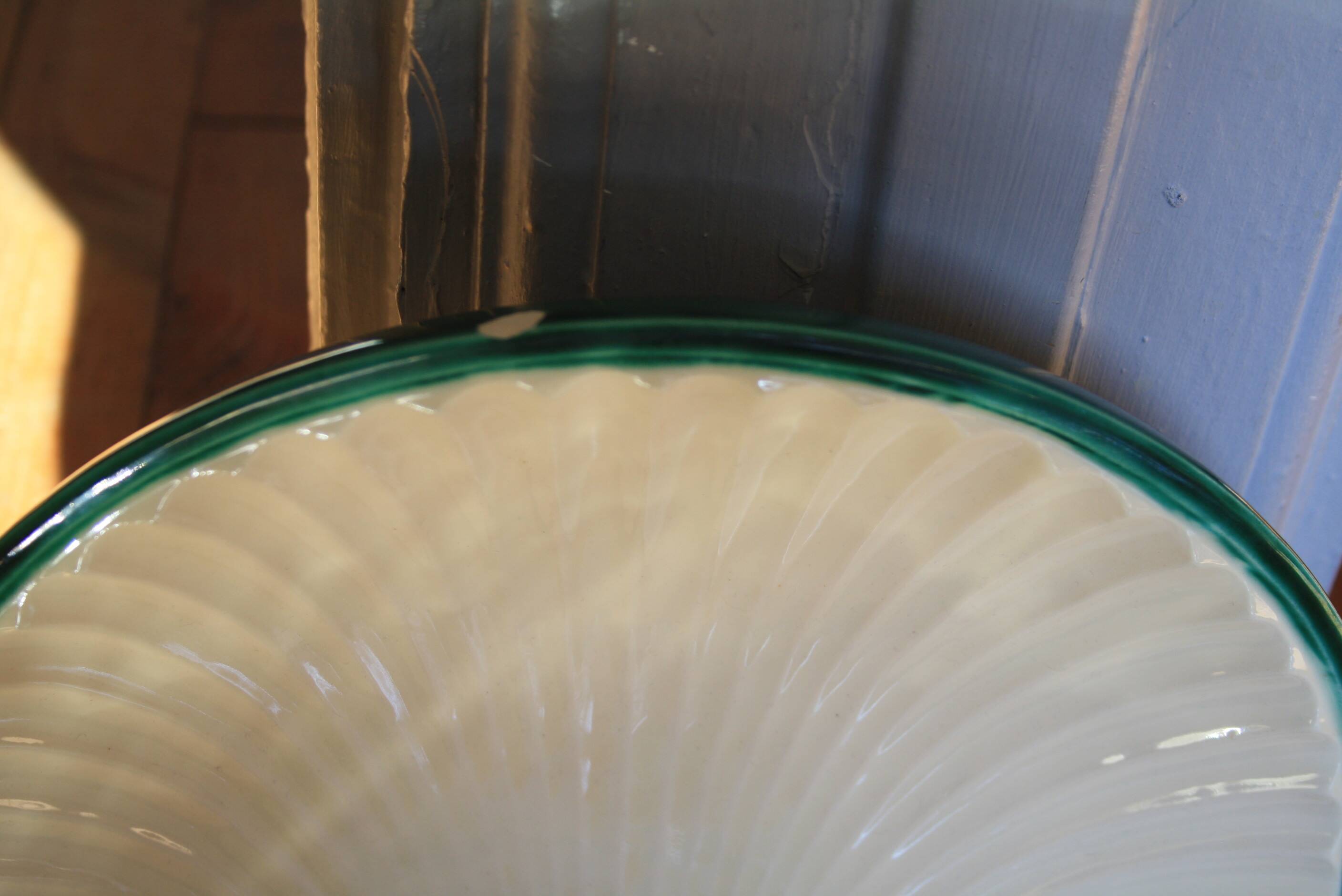 Ceramic shell wall light (4 available)