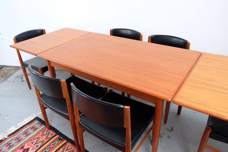 Teak dining table in retro vintage Danish style from the 60s-70s.