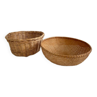 Set of two wicker baskets