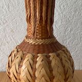 Vase braided natural fibers