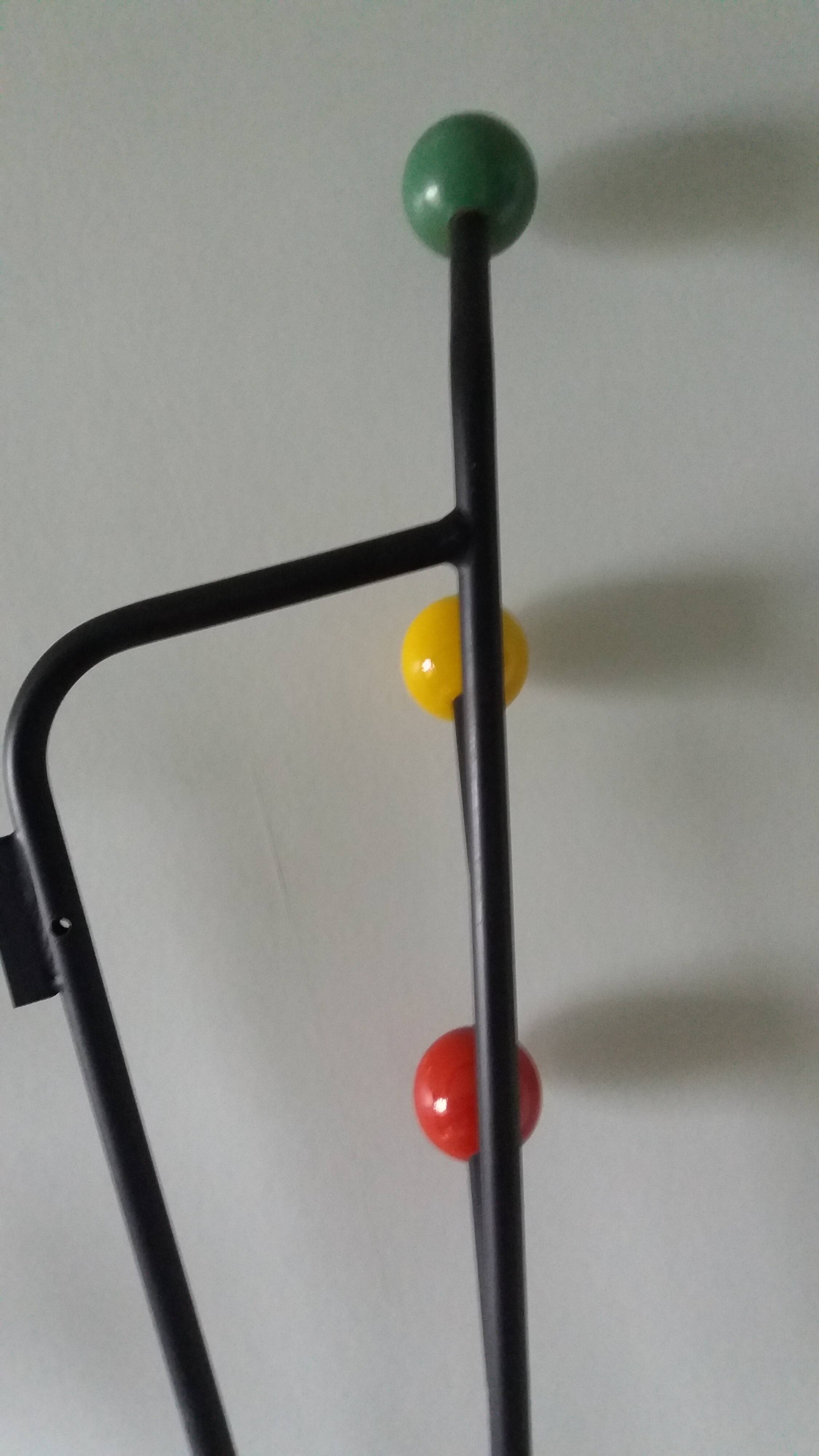 Vestiaire porte manteau boules de billard et miroir style Roger Feraud