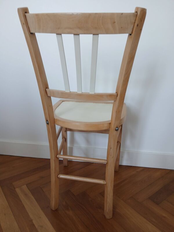 Chaise bois relookée beige porcelaine