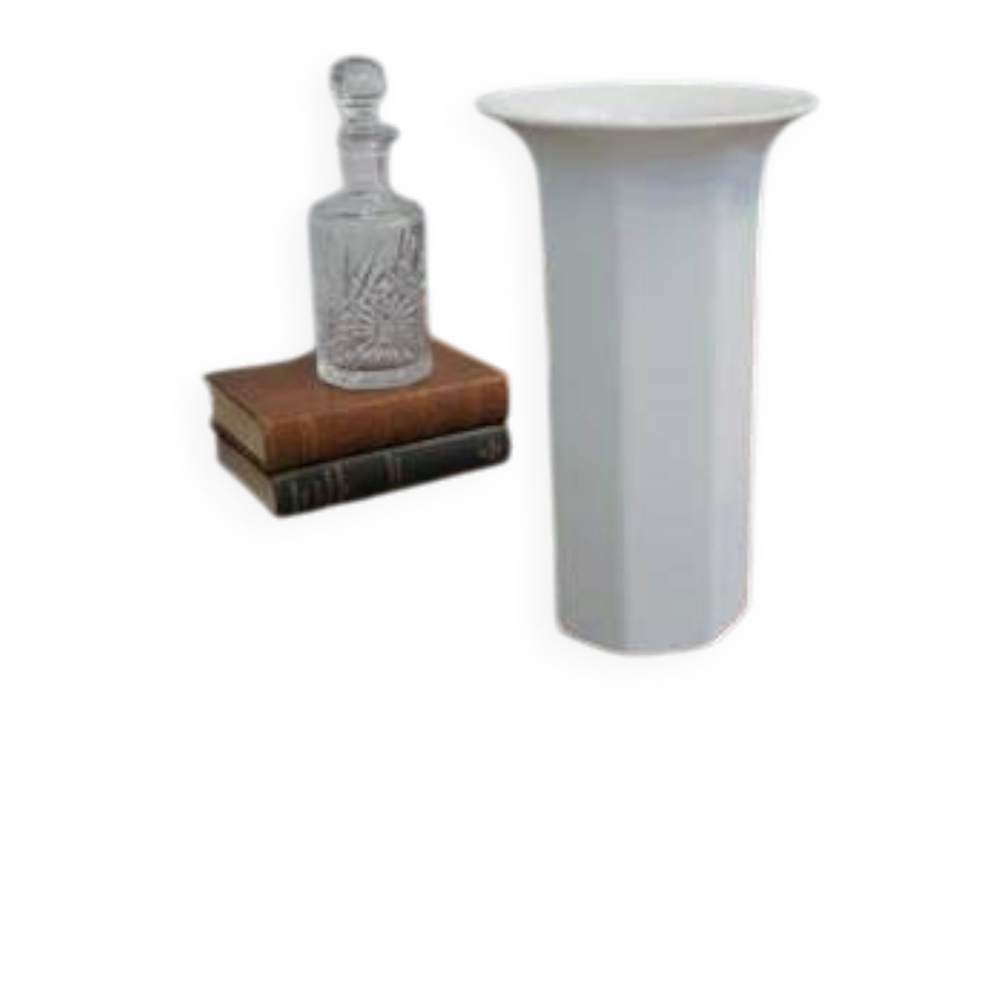 Large flared vintage faceted vase in white porcelain Royal KPM Bavaria