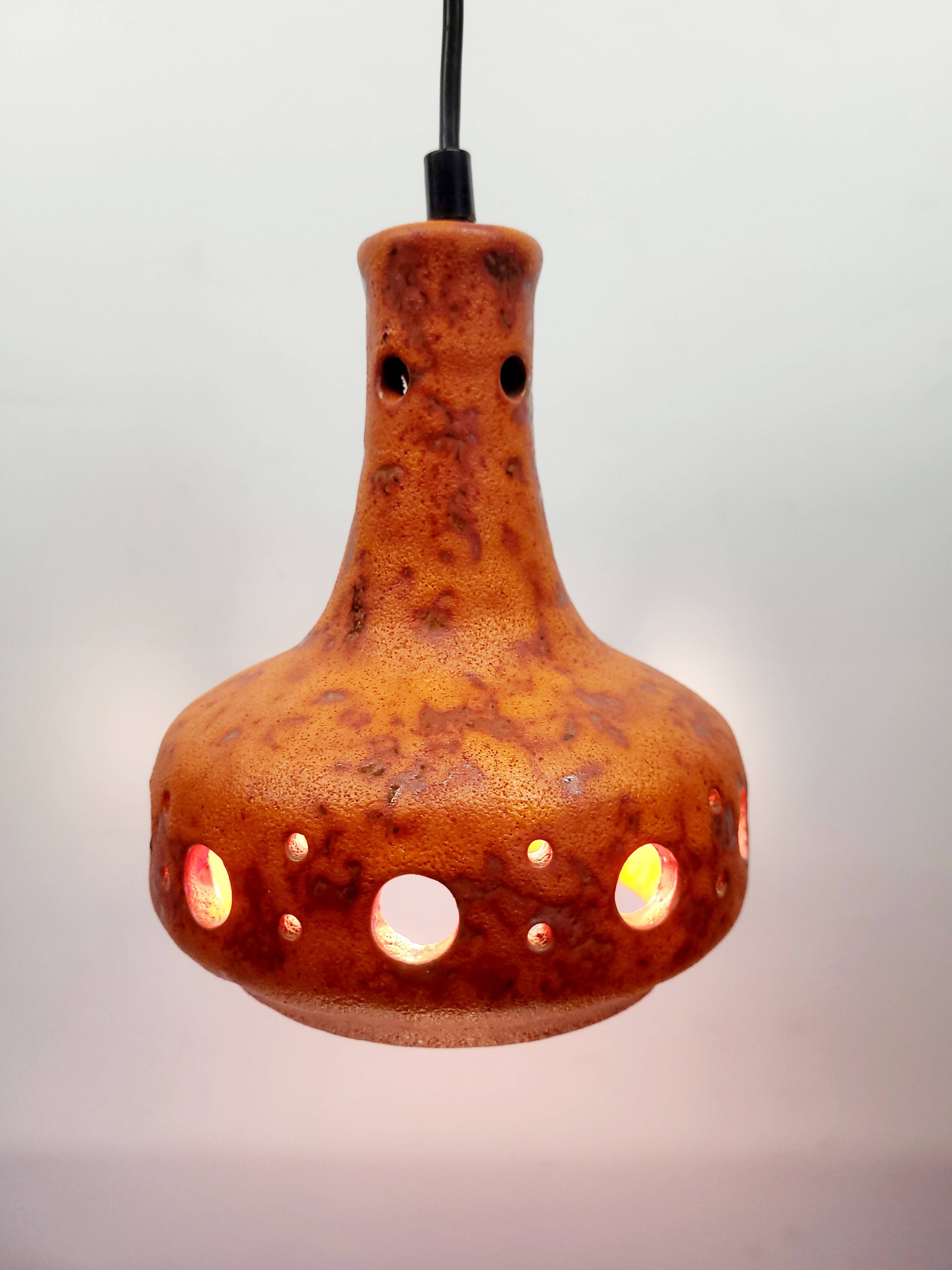 Lampe à suspension Fat Lava en céramique, teinte orange, pot 50