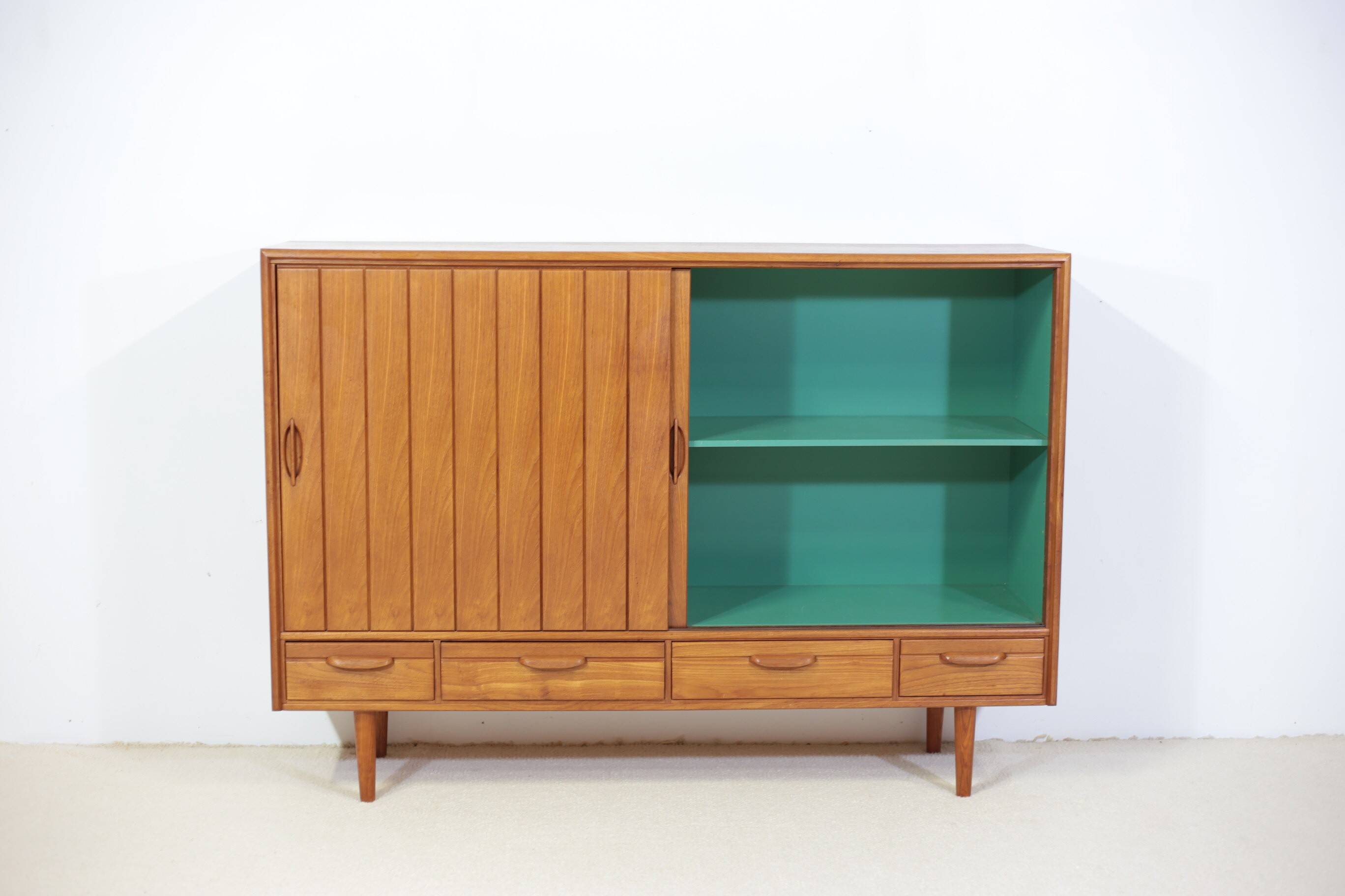 High teak enfilade