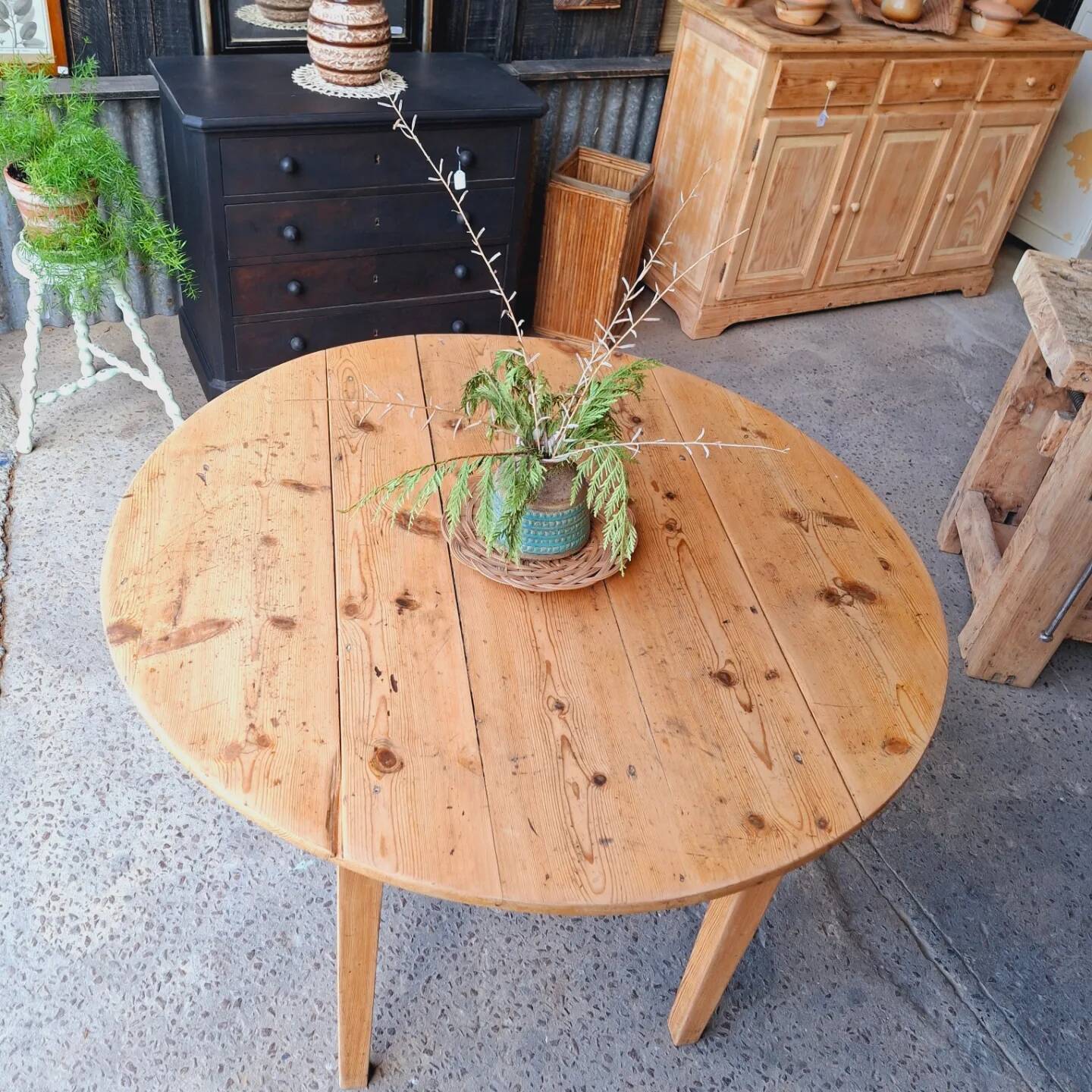 Old round table