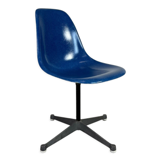 Chaise de bureau pivotante PSC en bleu Eames Herman Miller