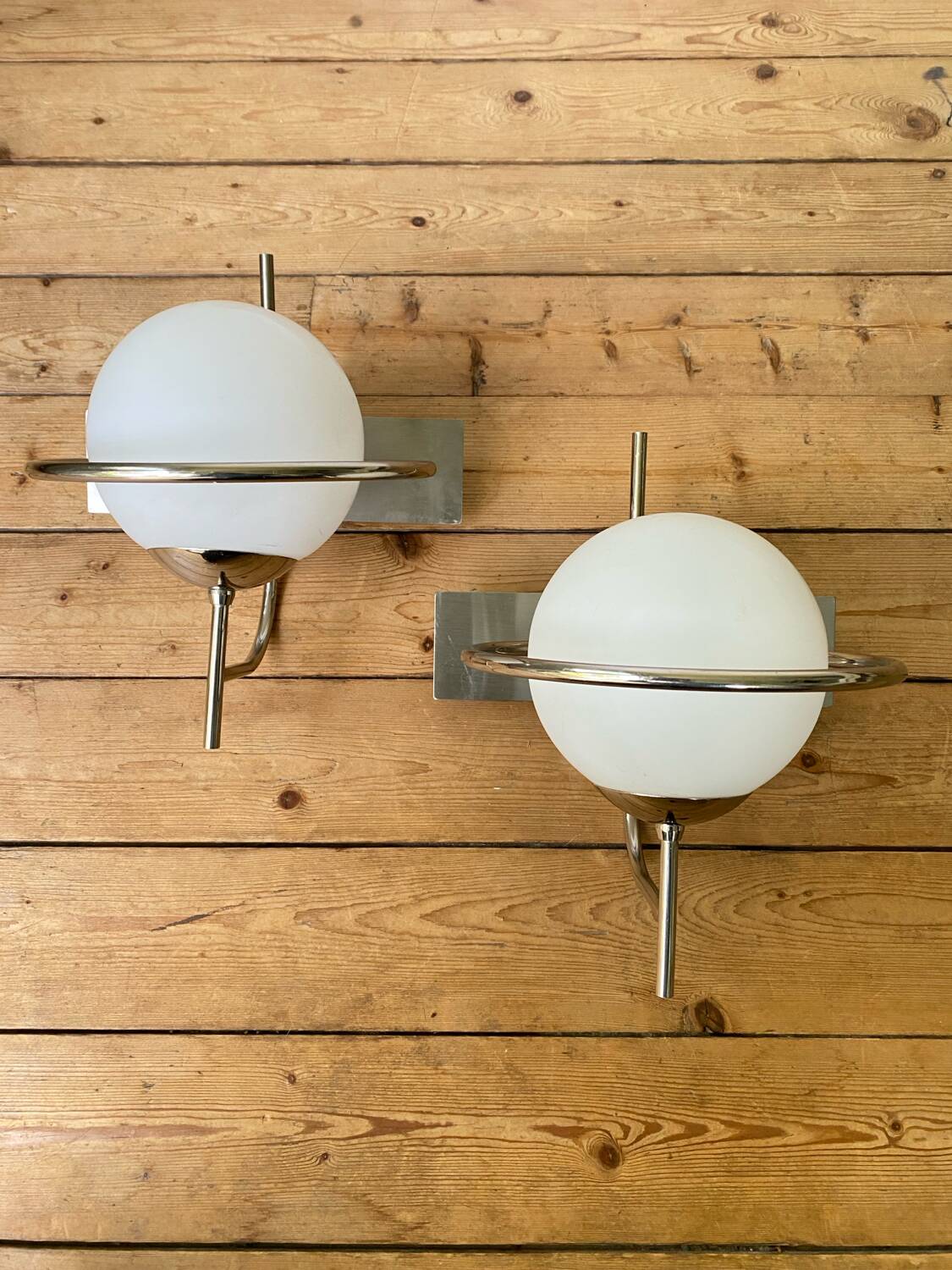 Paire d'appliques globe murale space age vintage 1970
