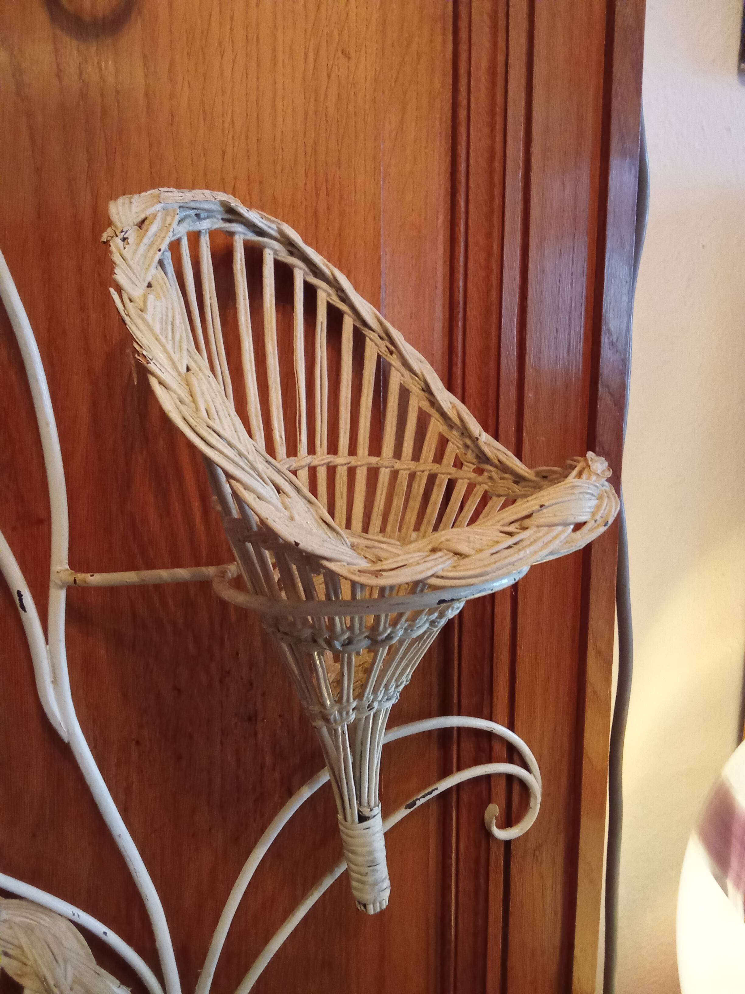 Vintage metal bouquet holder