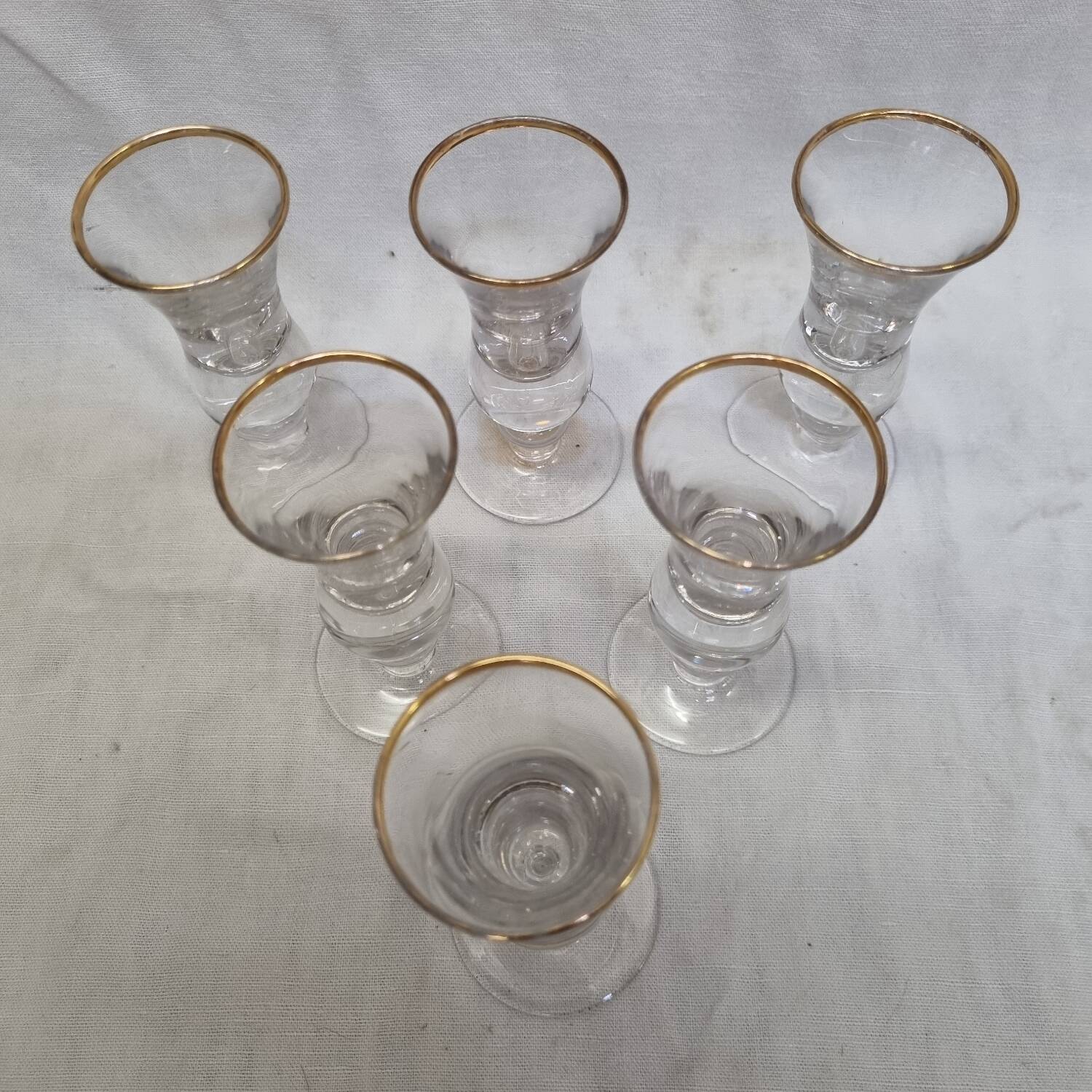 6 verres à liqueur