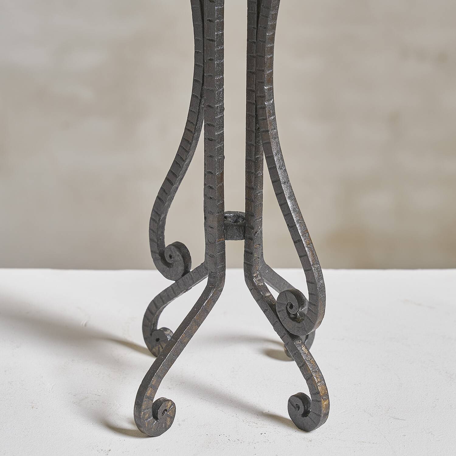 Arabesque candle holders