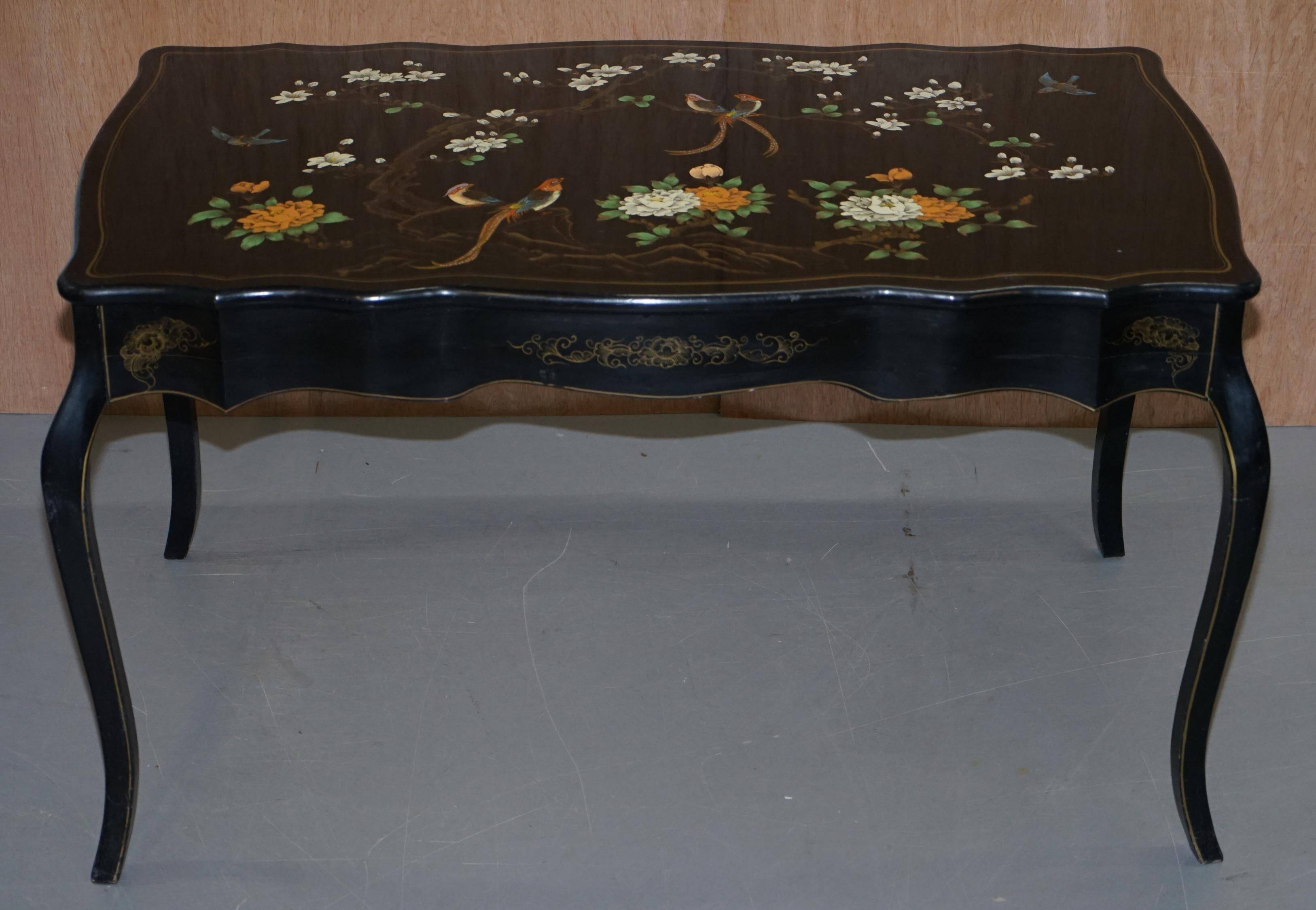 Bureau d'écriture vintage peint polychrome laqué noir avec oiseaux et fleurs