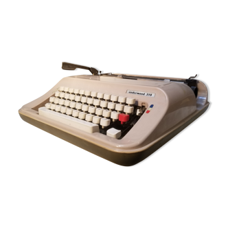 Vintage mechanical typewriter underwood 319 - made in spain
