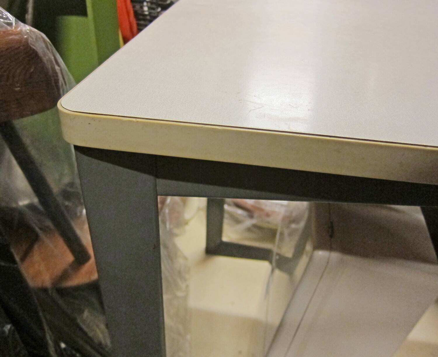 Desk design De Cirkel by Friso Kramer vintage Ahrend