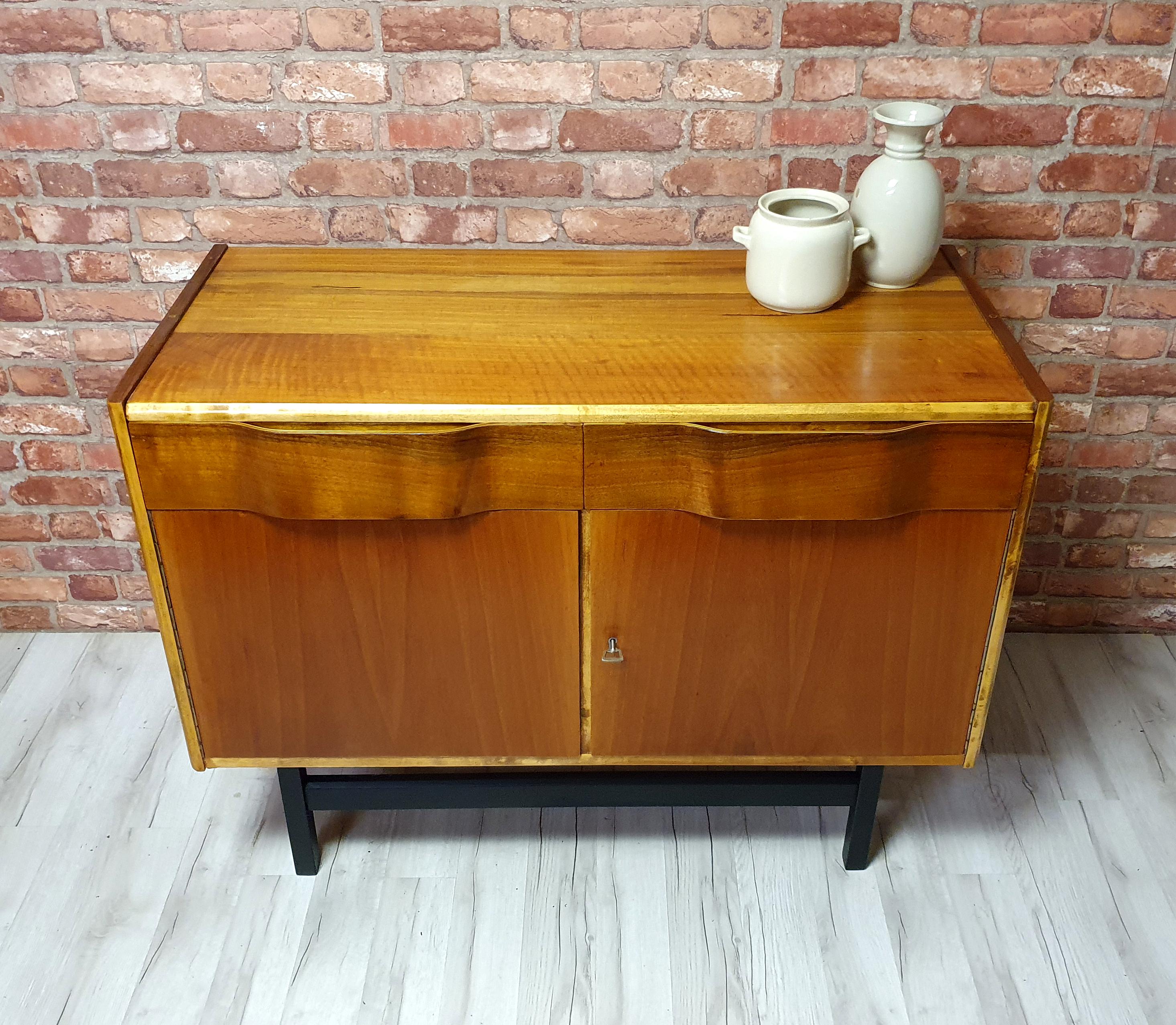 Buffet rénové vintage, Pologne, années 60