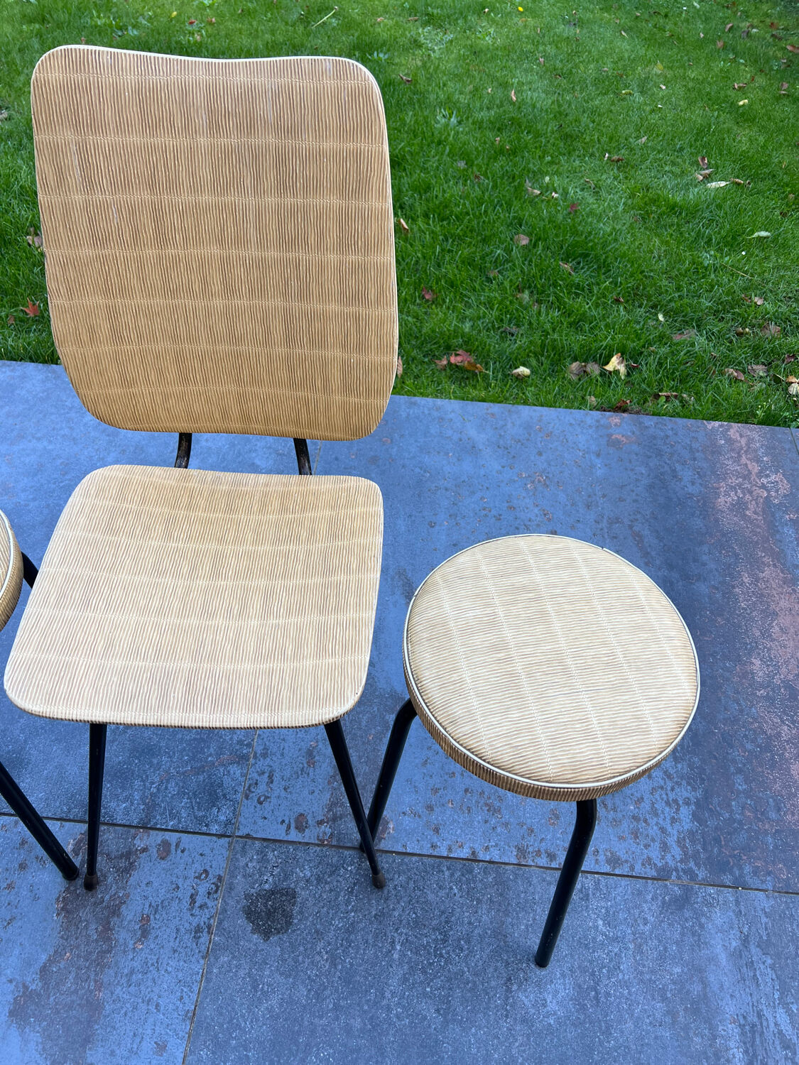 2 chairs and 2 vintage stools from the 60s-70s