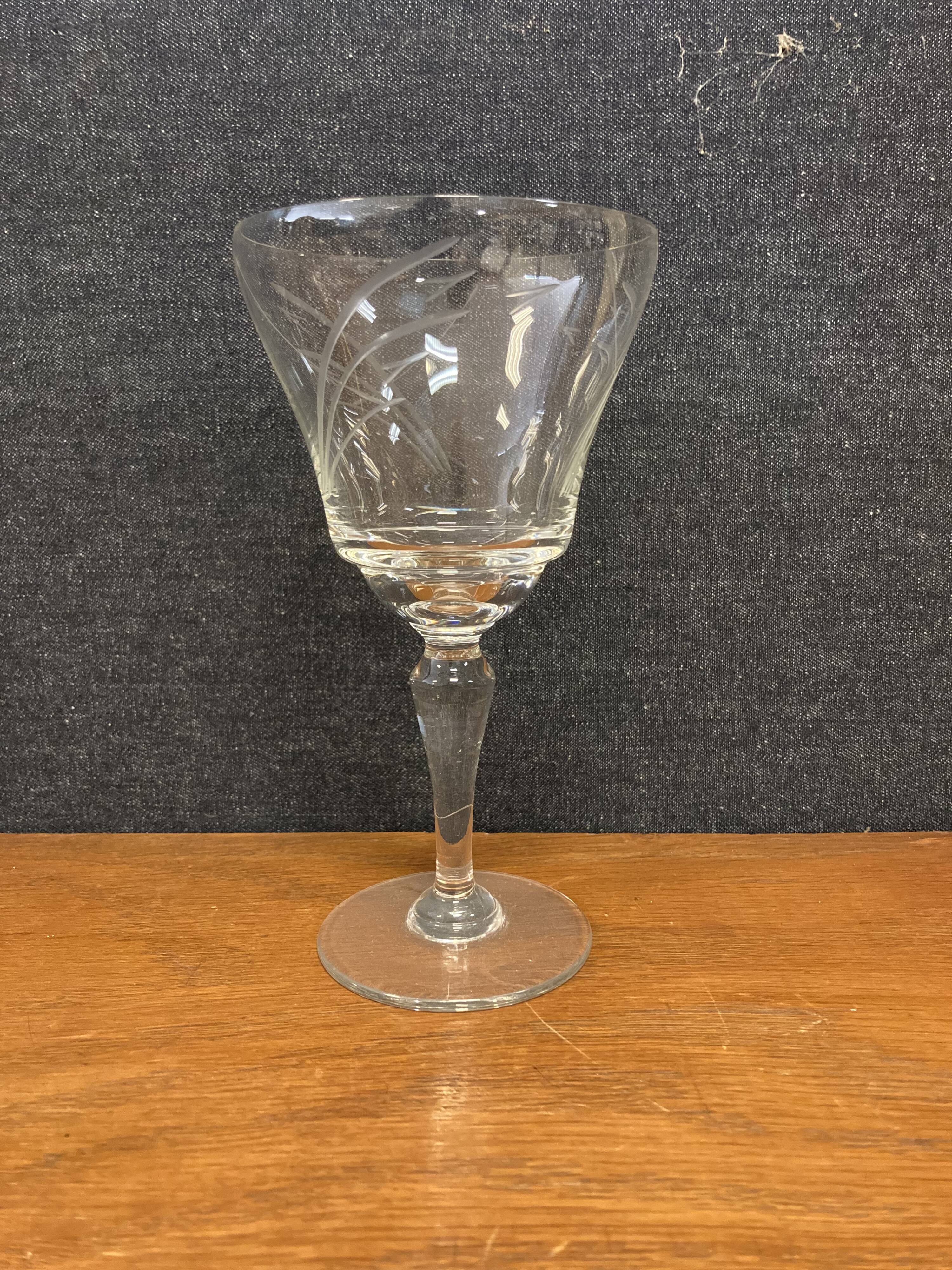 Engraved glass stemmed glass service