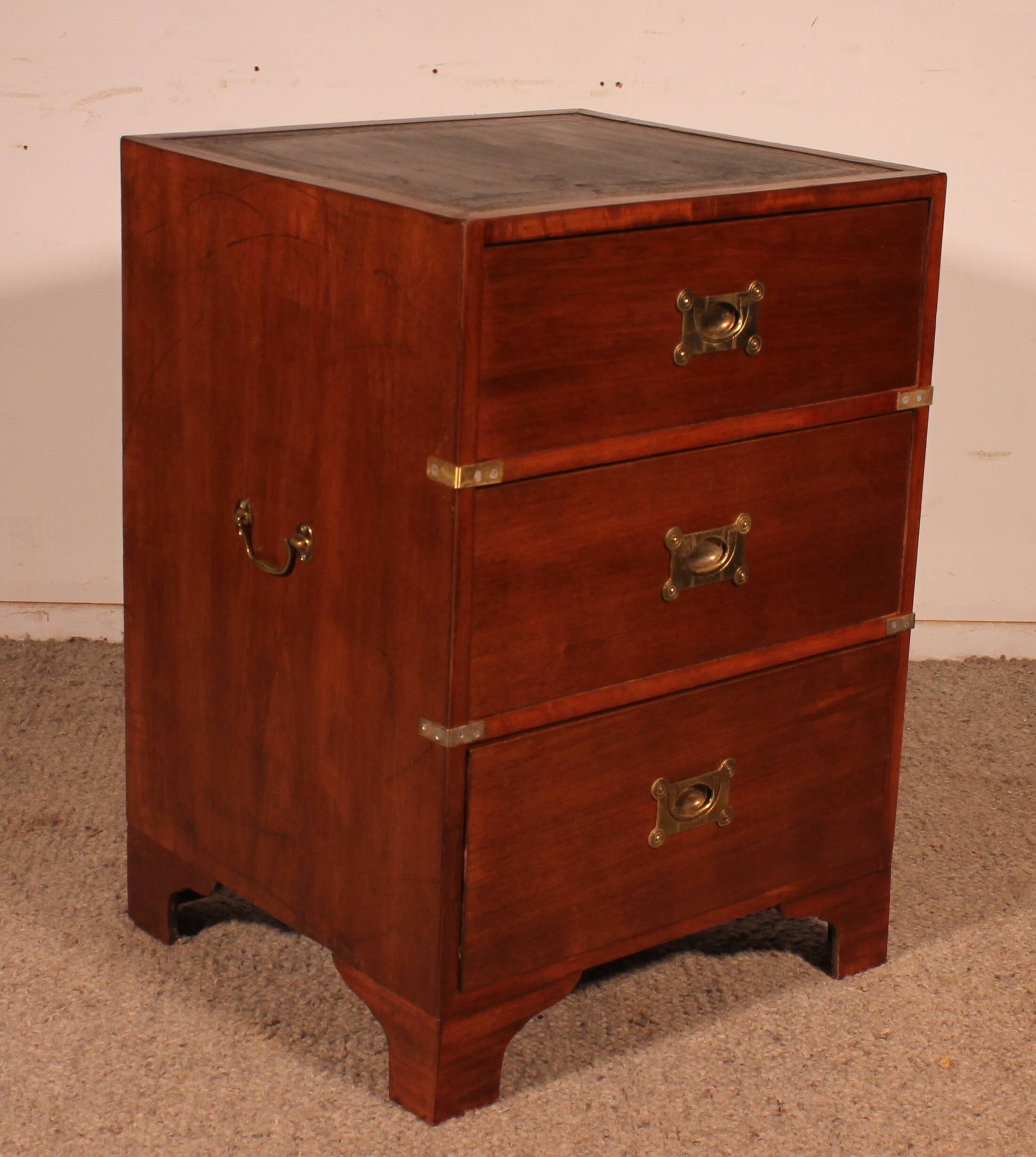 small marine or military chest of drawers in mahogany - 19th century