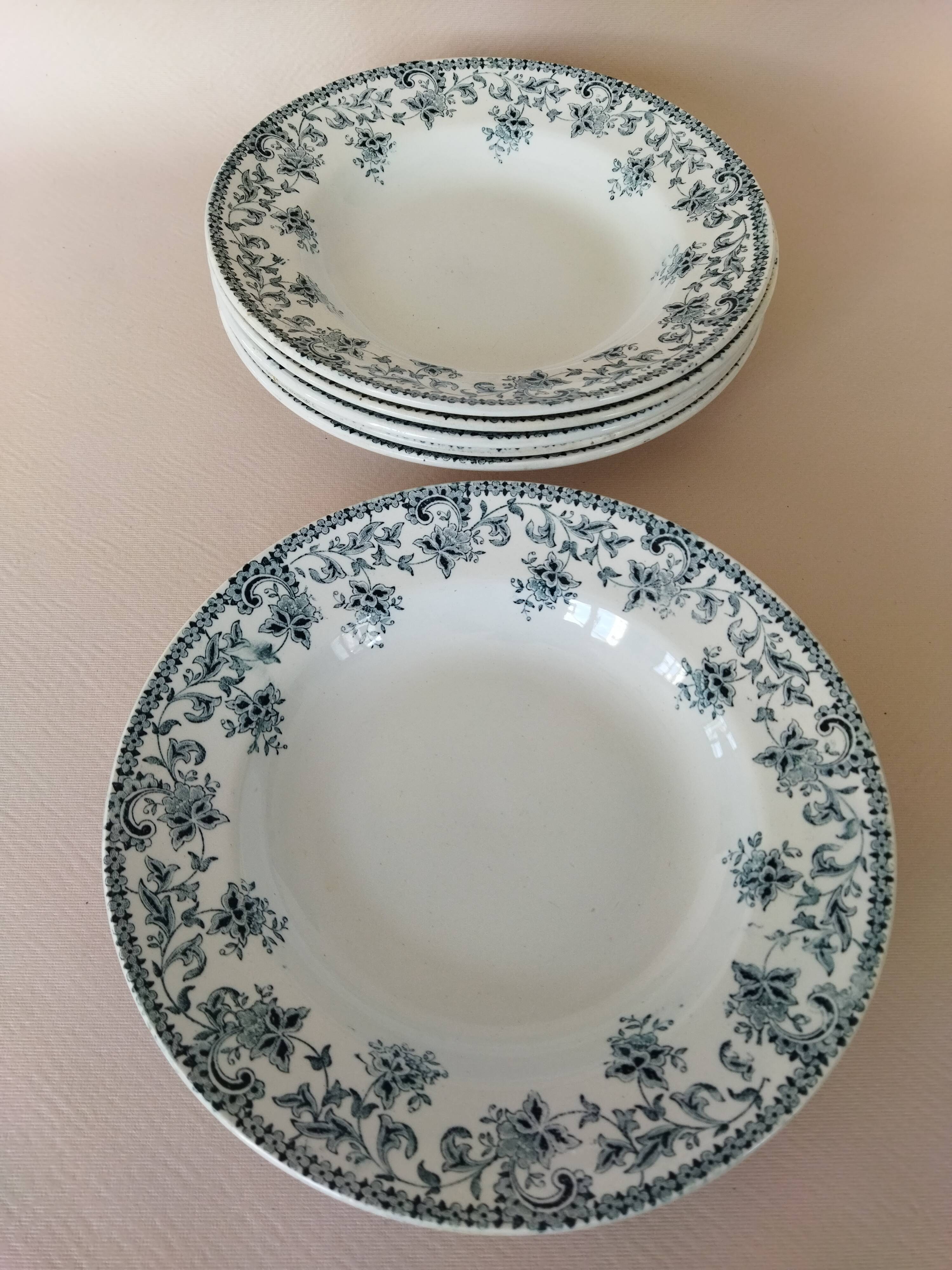 6 St Amand "Jane" iron clay soup plates