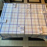 Nappe à carreaux brodee avec ses 6 serviettes brodées