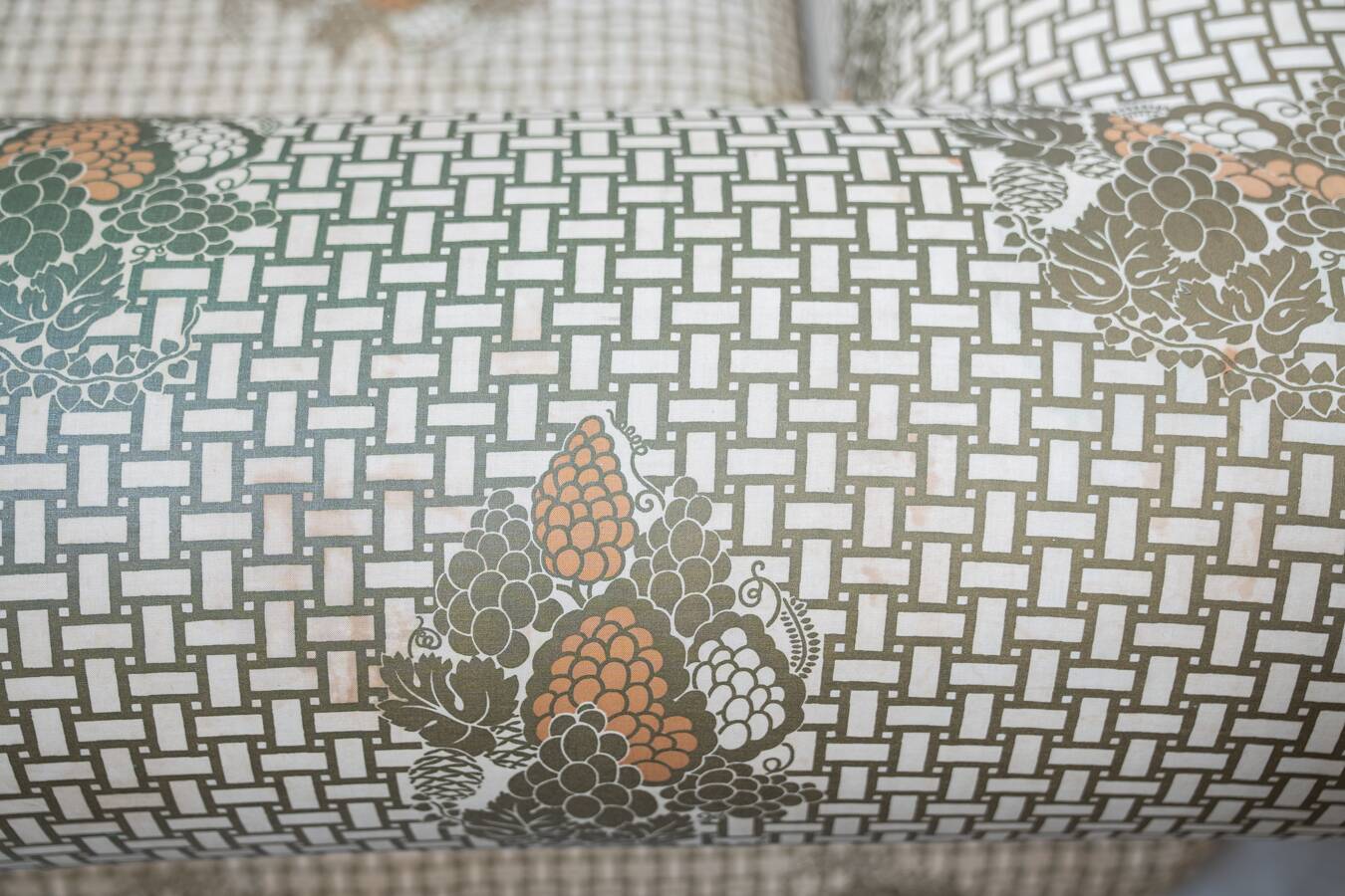 3-seater sofa and silk armchair, Tommaso Barbi, 1970