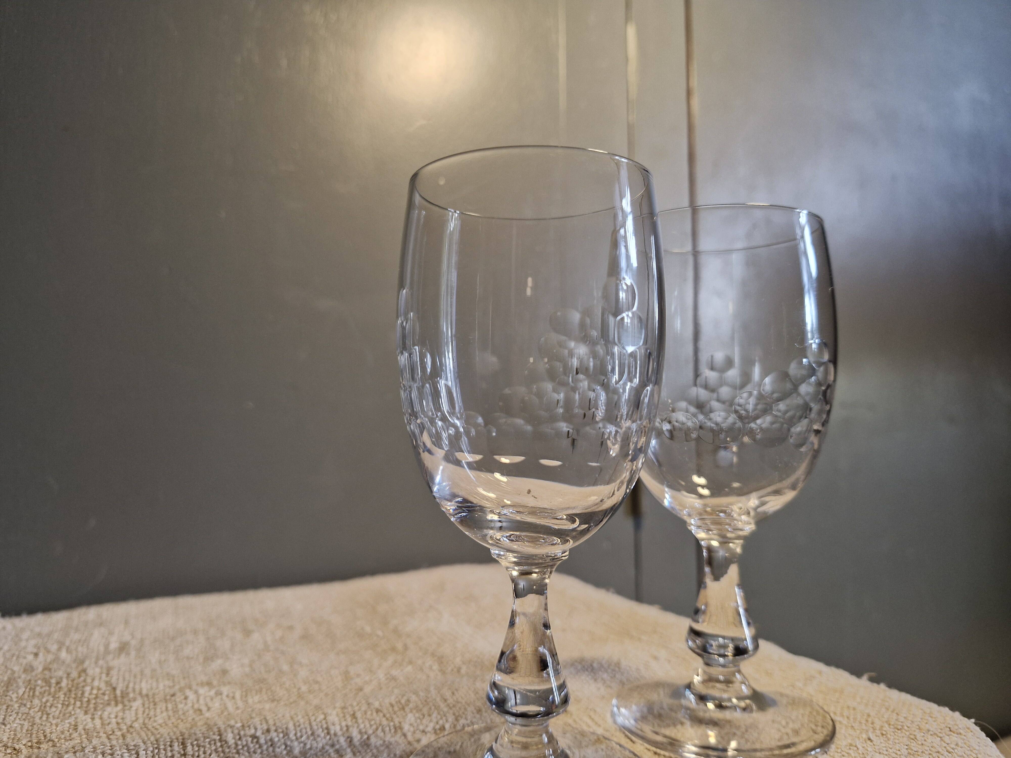 2 antique Baccarat crystal wine glasses, scales model, 1920s/30s