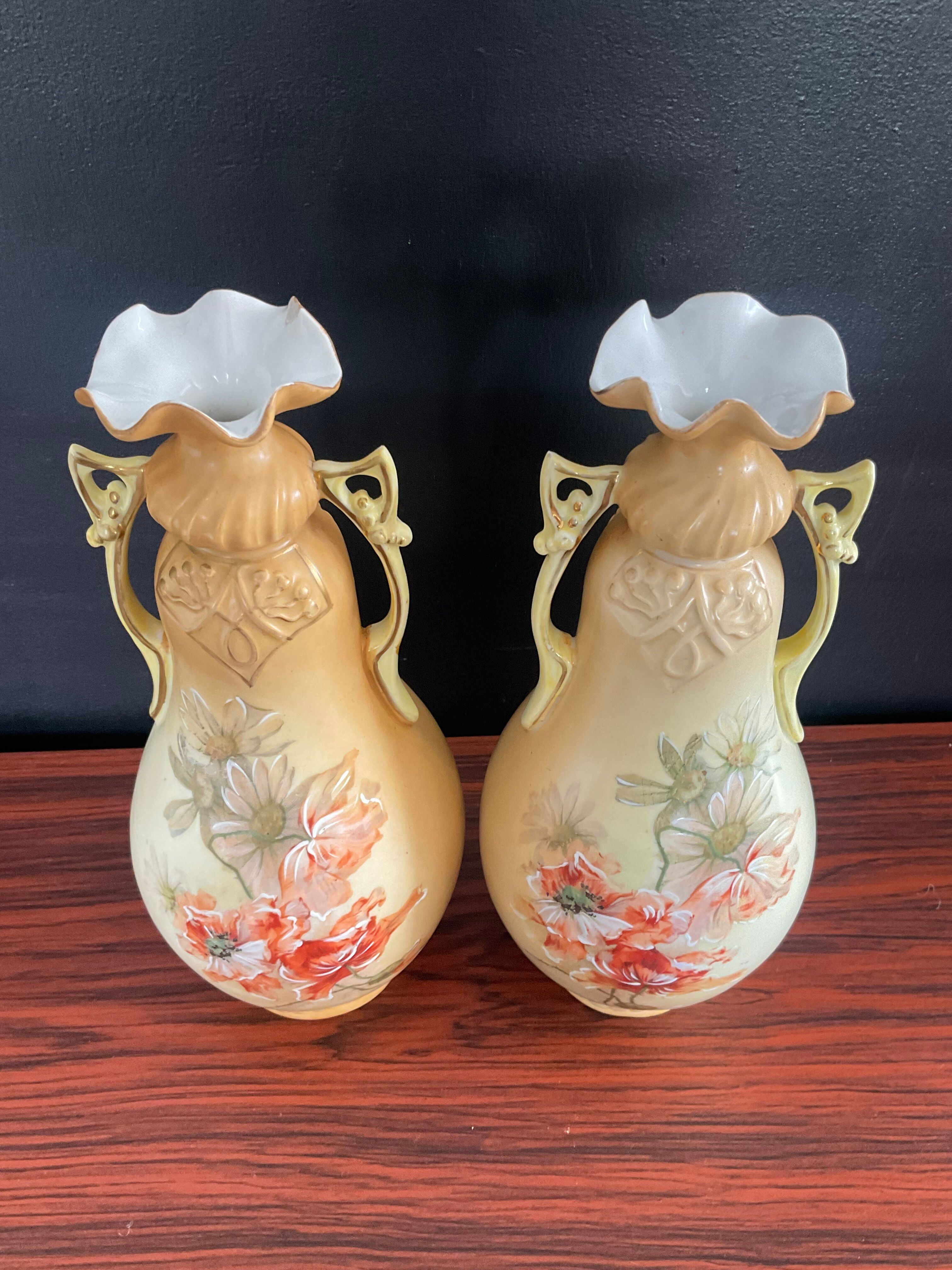 Pair of Art Nouveau vases by Robert Hanke in porcelain.