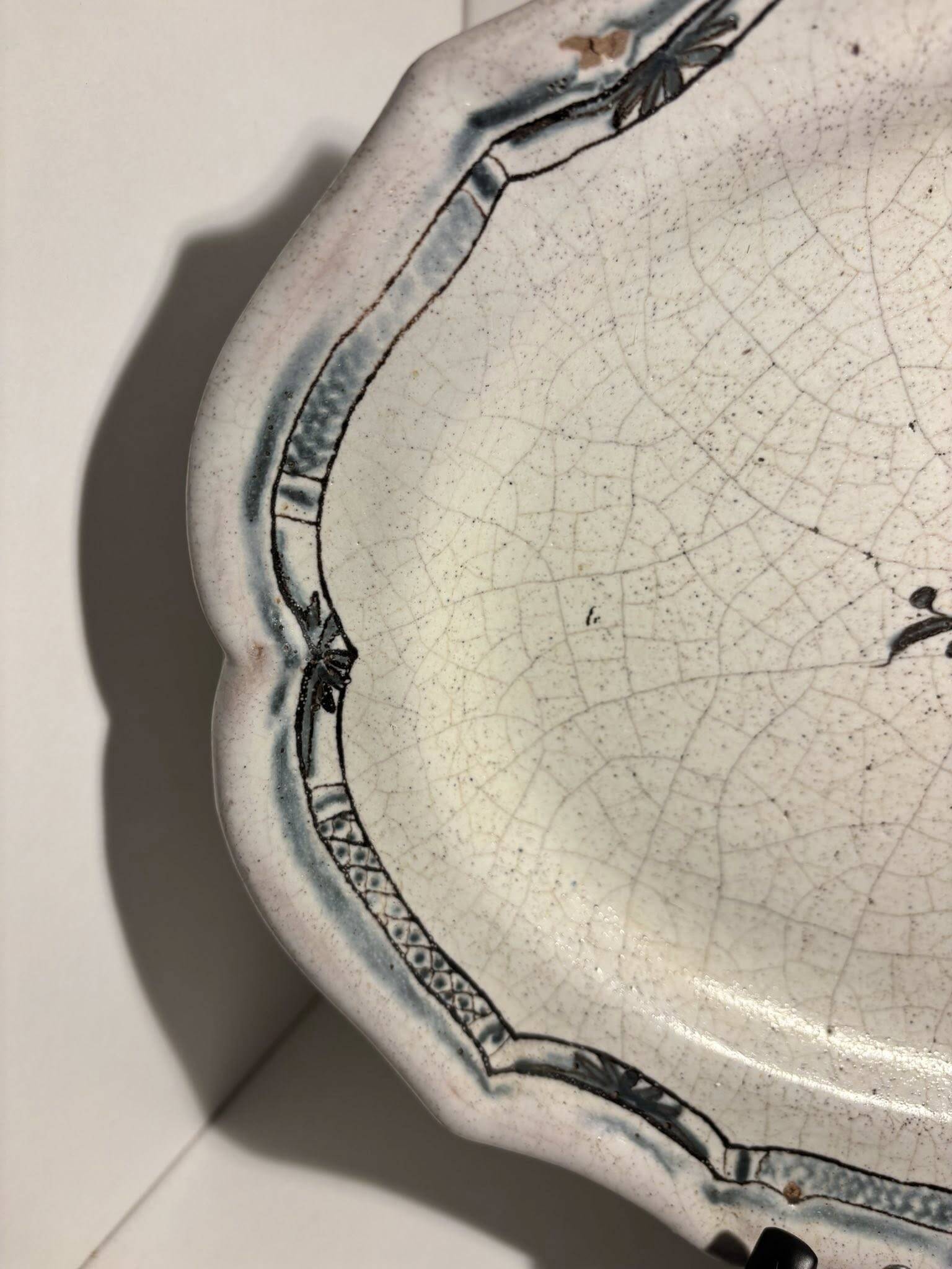 Old black ass type dish