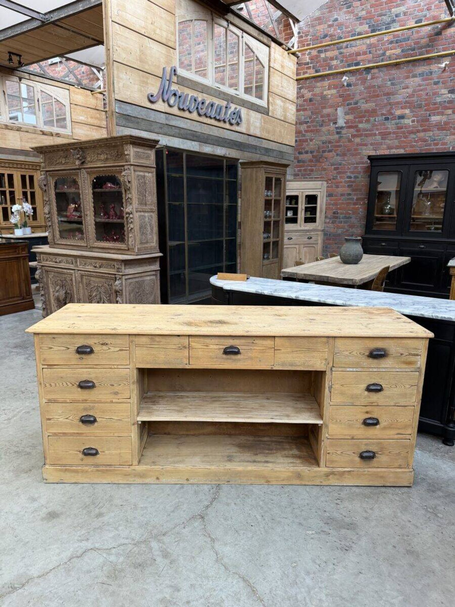 Trading counter early 20th century