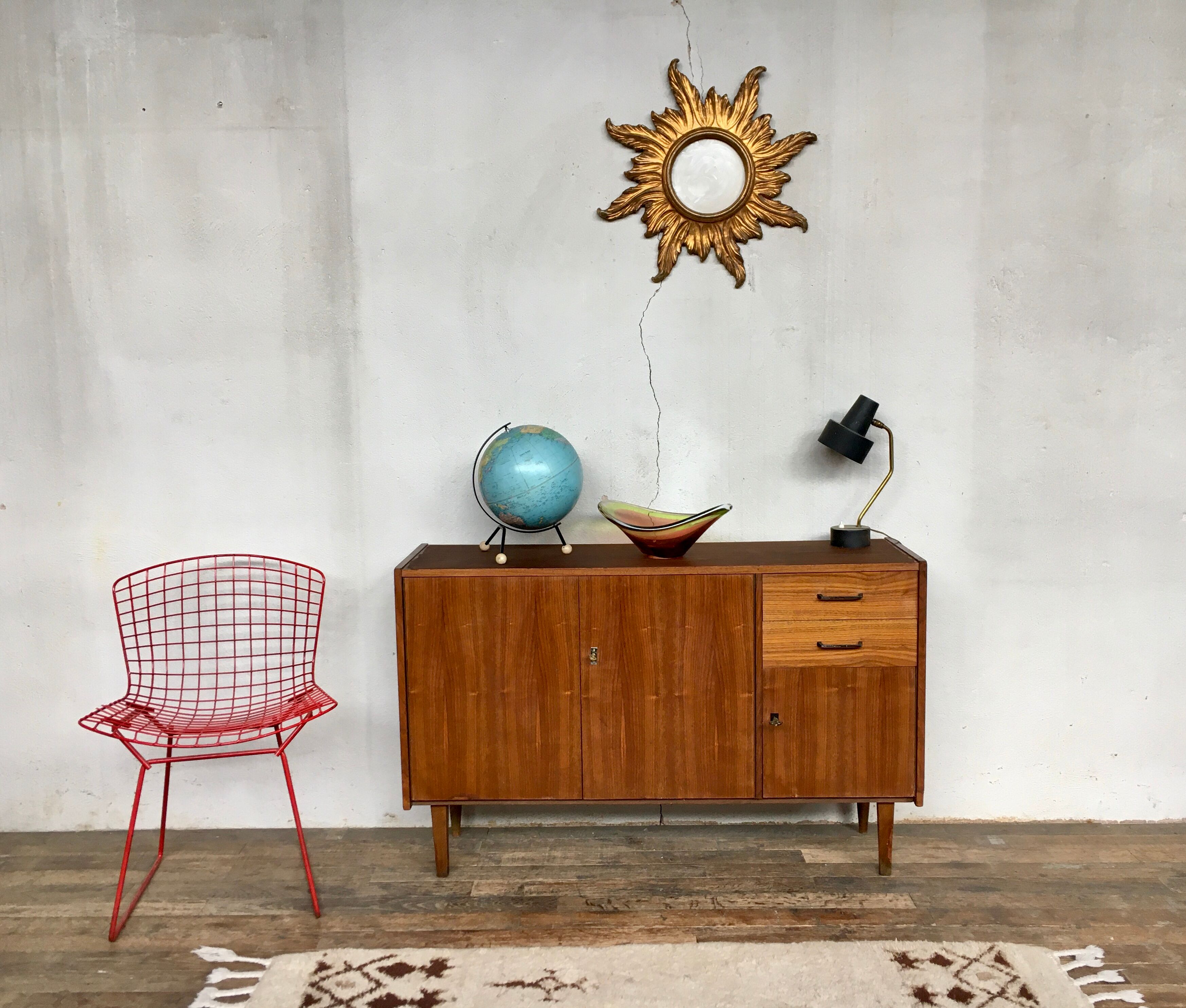 Vintage enfilade - walnut - 50/60 - Scandinavian style - spindle feet