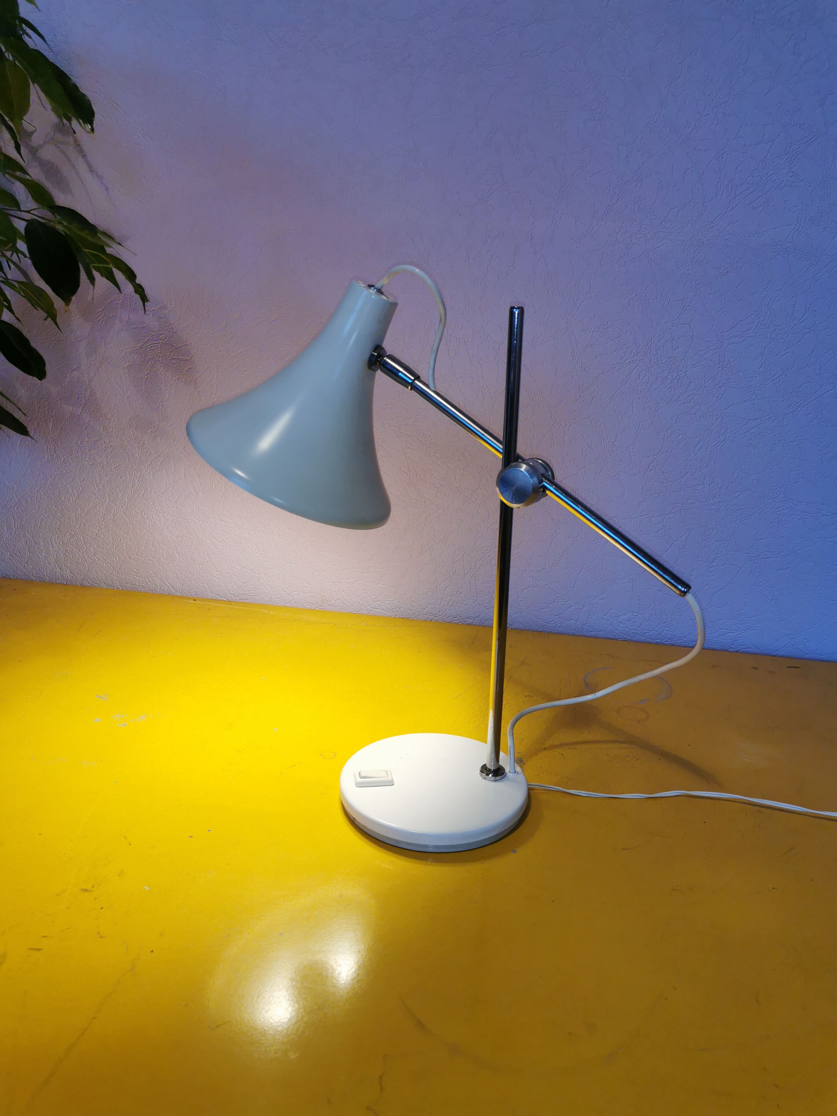 Articulated lamp in white lacquered steel and chrome, 1970.