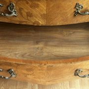 Commode galbée marquetée style Louis XV – plateau marbre- 19 e siècle