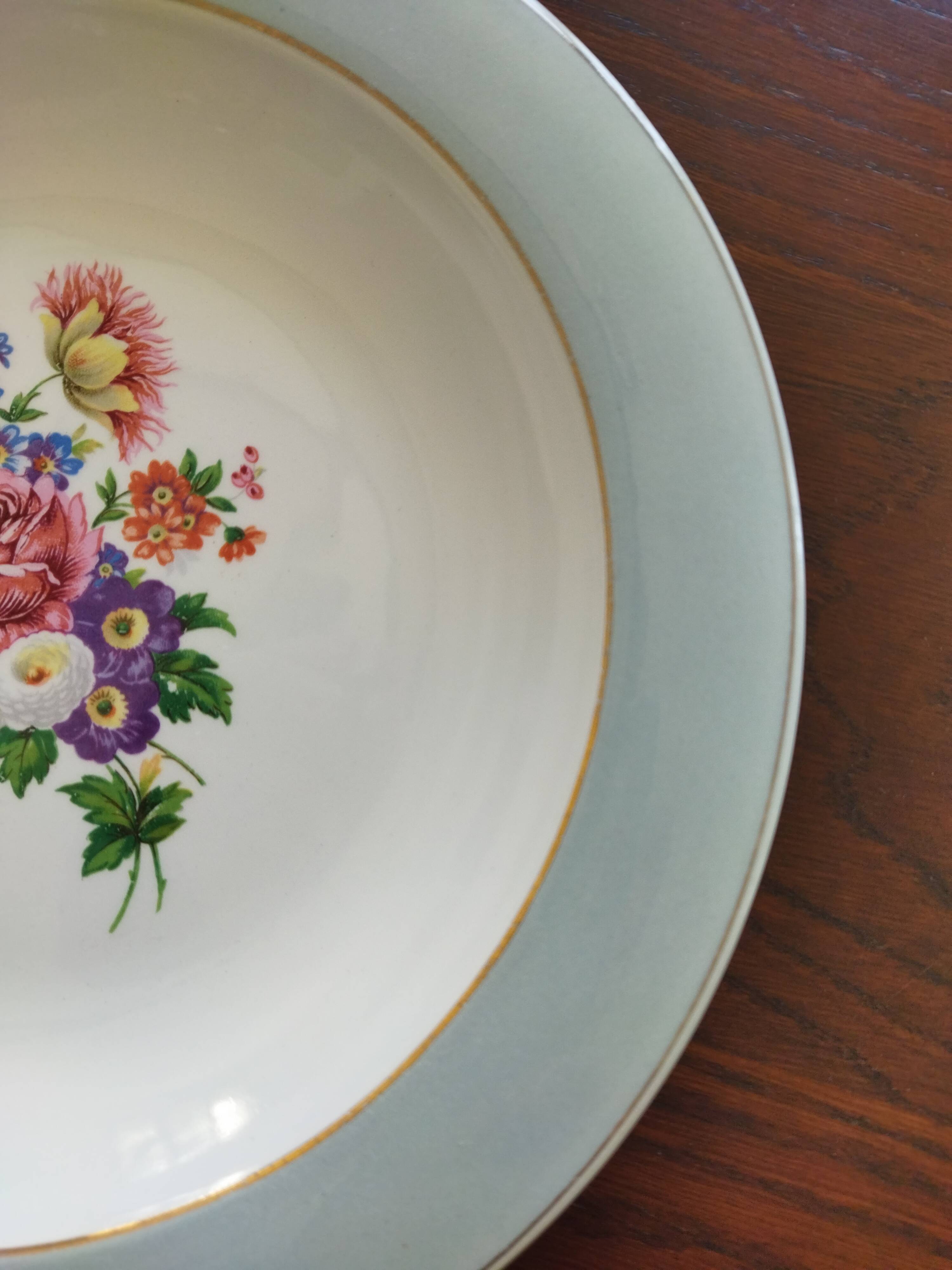 8 semi-deep plates Salins Opaceline 702