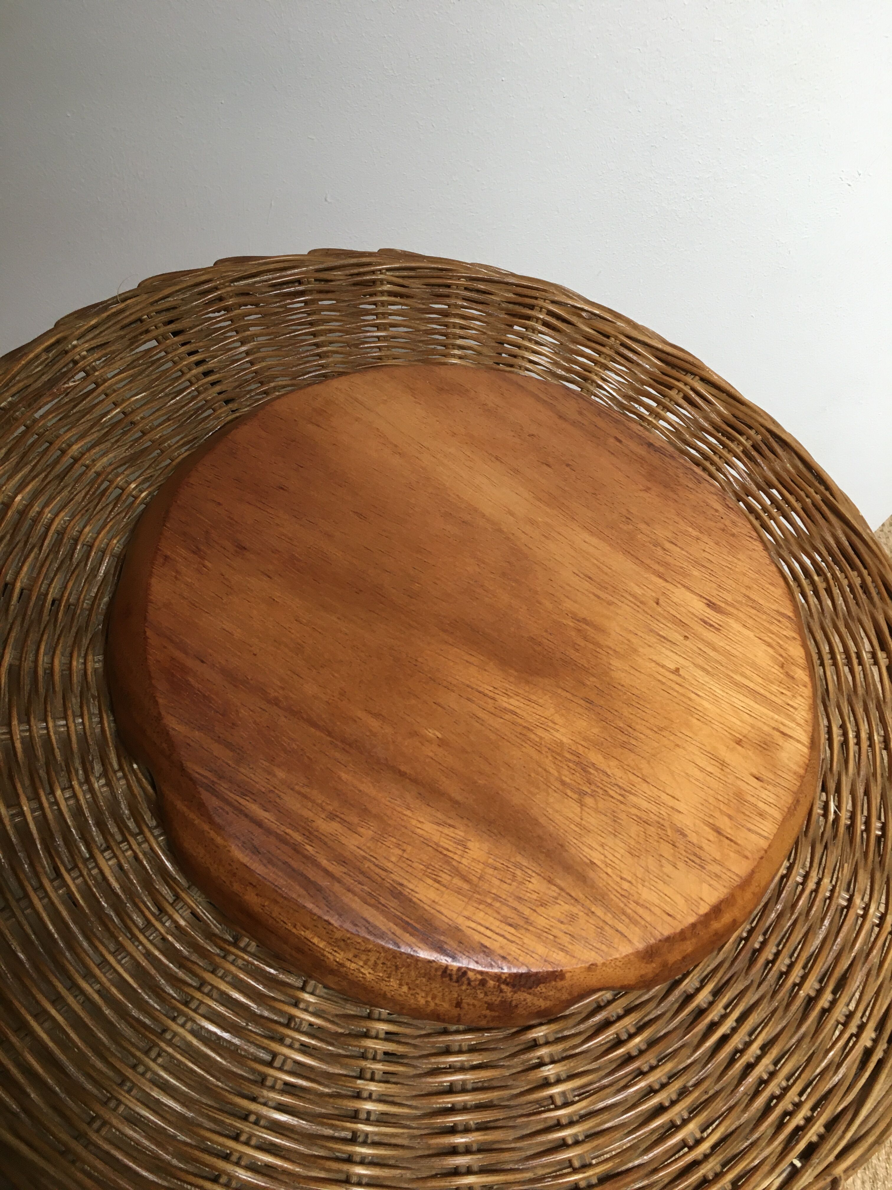 Round wooden dish with six compartments